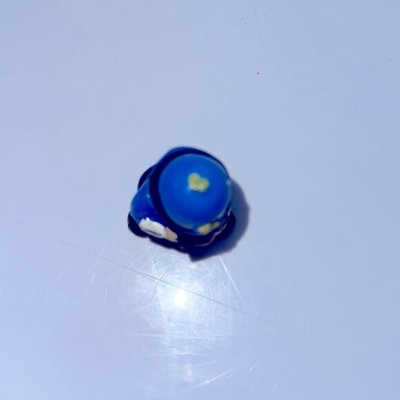 Vintage policeman dressed in blue writing a ticket hard plastic cake topper/toy - Picture 5 of 6